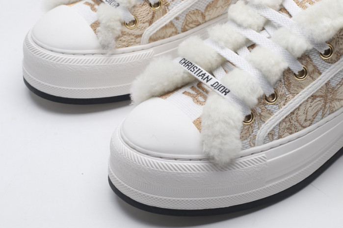 D designer sneaker