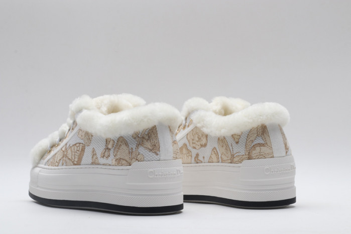D designer sneaker