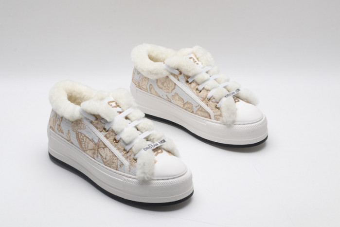 D designer sneaker