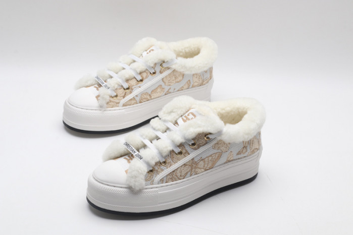 D designer sneaker