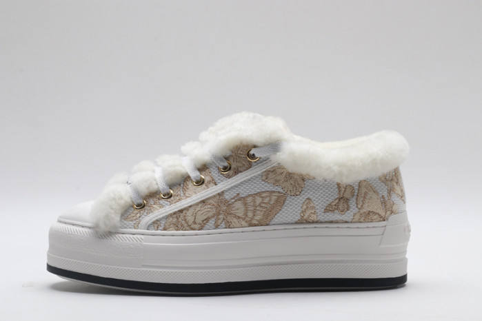 D designer sneaker