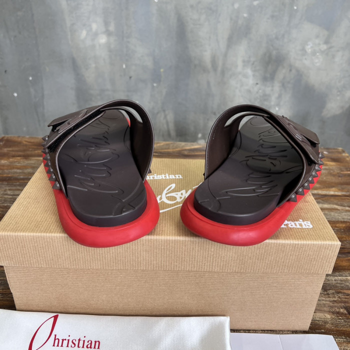 CL SLIPPERS