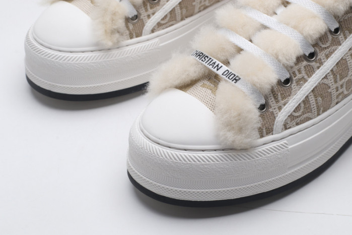 D designer sneaker