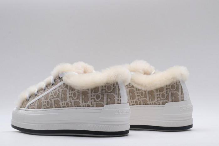 D designer sneaker
