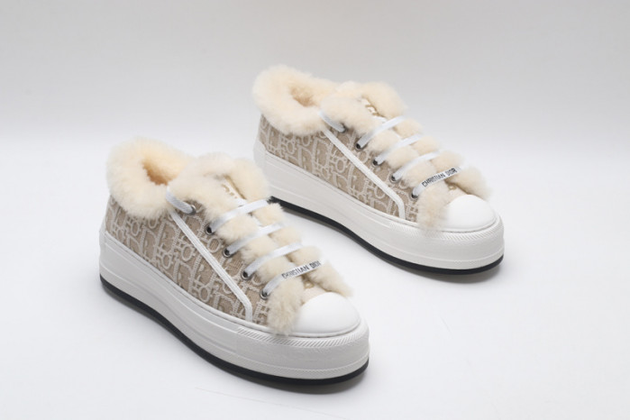 D designer sneaker