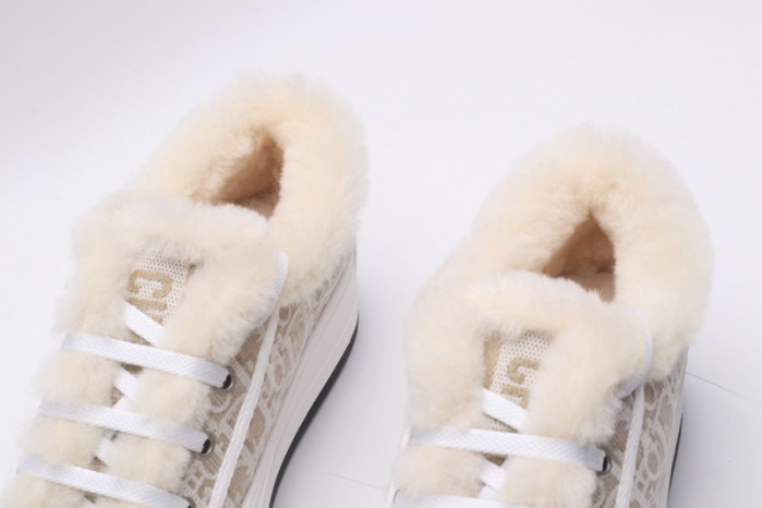 D designer sneaker